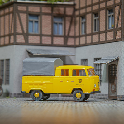 Als Postbeamte des Fernmeldedienstes mit der Doka ausrückten