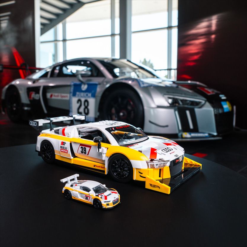 Mattel Brick Shop™ und Hot Wheels® präsentieren exklusive Sammler-Bausätze zweier legendärer Audi-Modelle