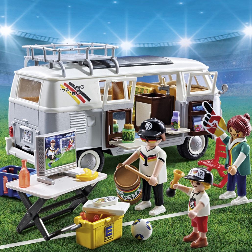 Große Fußball-Party mit PLAYMOBIL, EDEKA, Marktkauf und Netto Marken-Discount – Gewinne den VW-Bus der E-Xtra Klasse!