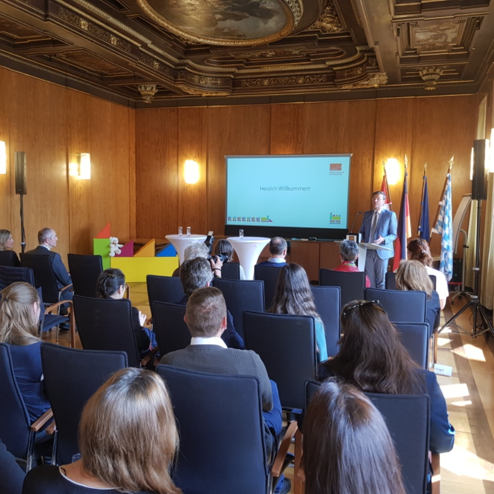 "Spielsachen Fair Machen": Erfolgreiches Event der Fair Toys Organisation im Nürnberger Rathaus