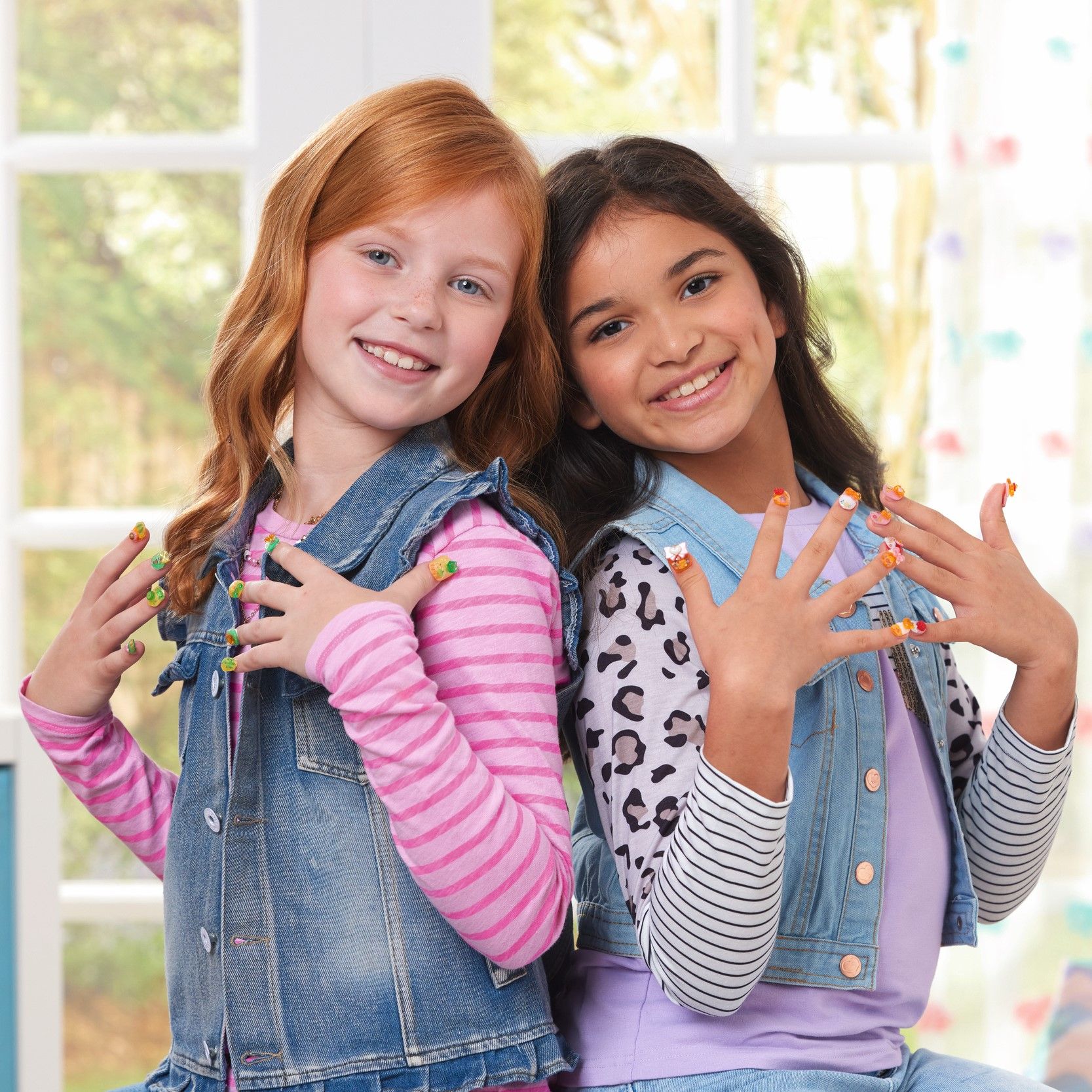 Magische Maniküre mit dem Aquabeads Nailstudio