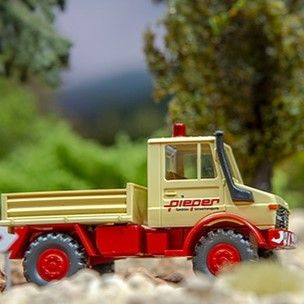 Unimog ist auf Piepers Speditionshof unverzichtbar