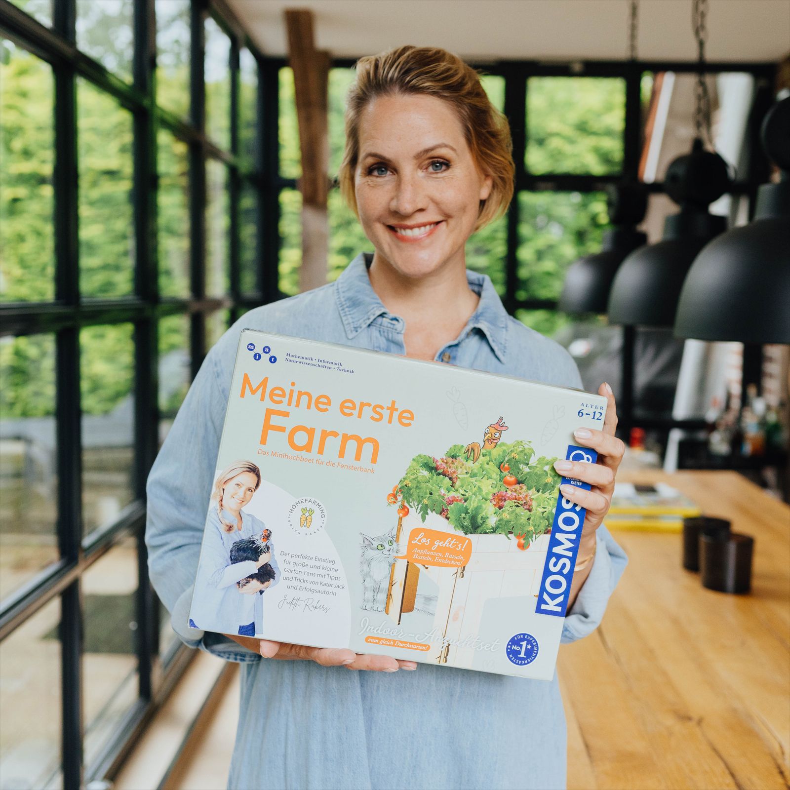 Deutscher Spielzeugpreis: KOSMOS Experimentierkasten von Judith Rakers ausgezeichnet