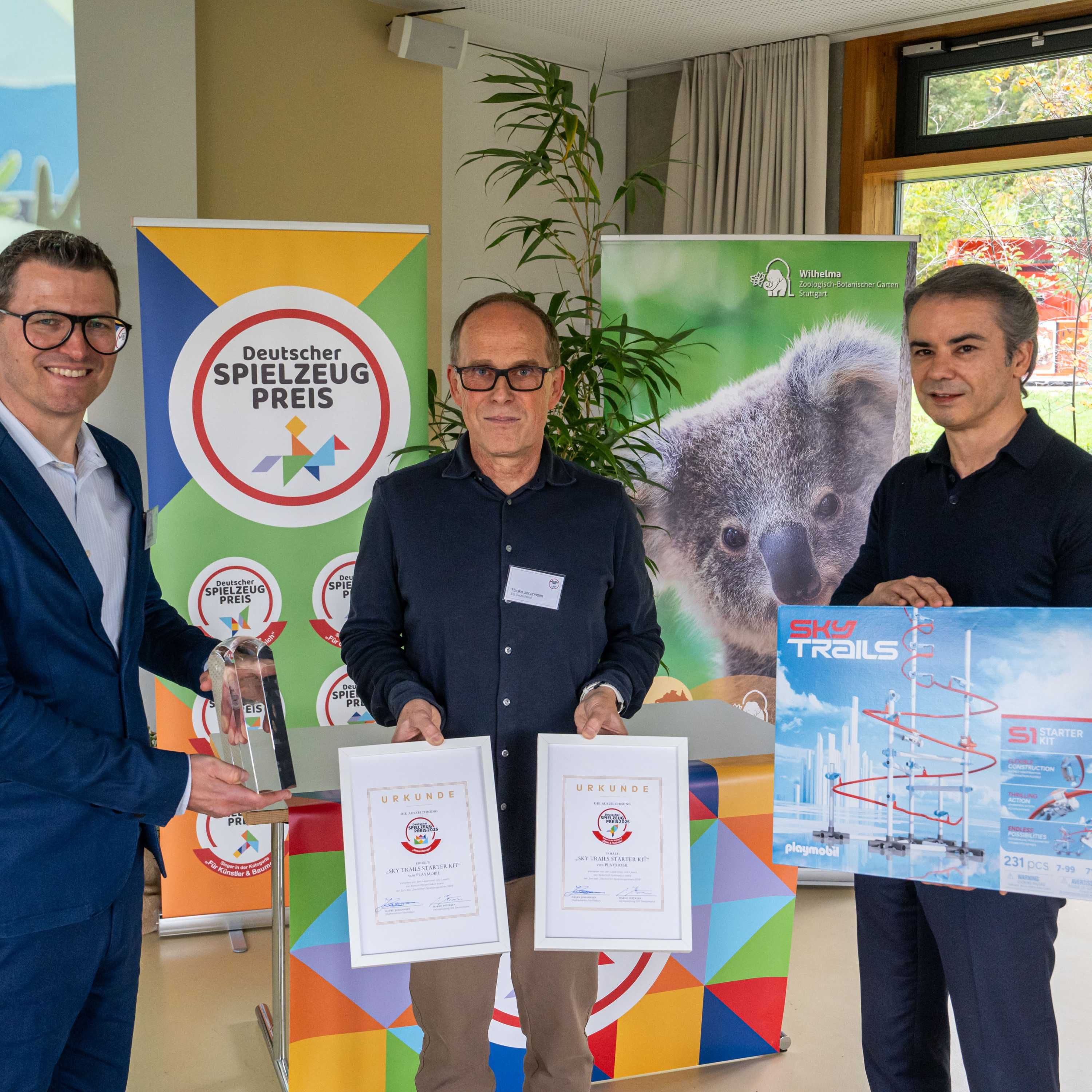 Großer Bahnhof in der Wilhelma: Playmobil nimmt Deutschen Spielzeugpreis entgegen