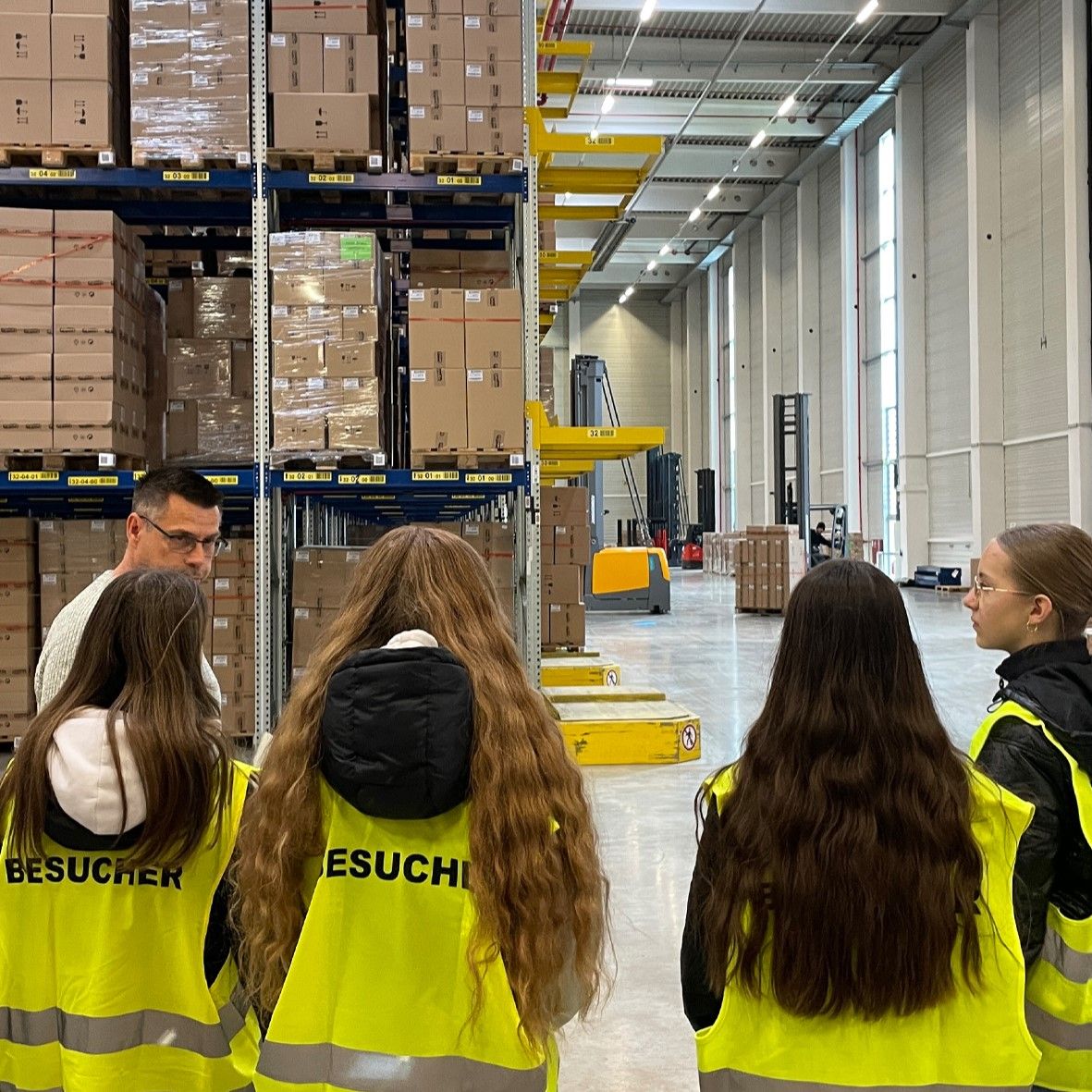 Girls' Day 2024 bei BRUDER Spielwaren: Mädchen gestalten Zukunft in technischen Berufen