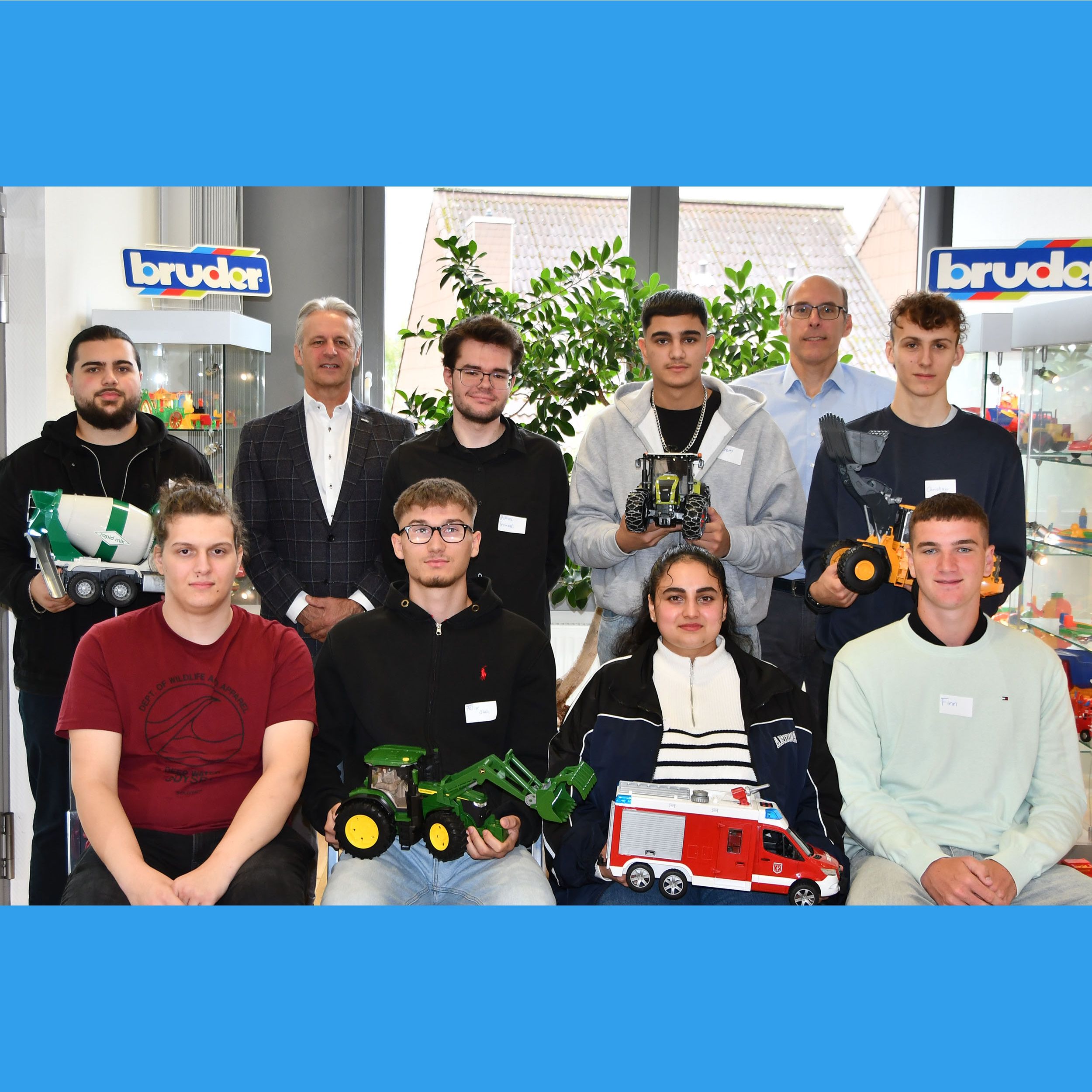 Neun Nachwuchsfachkräfte starten bei Bruder Spielwaren in Fürth