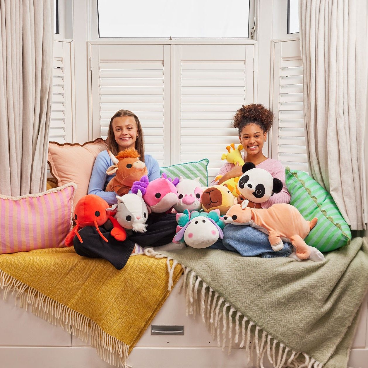 Spielspaß und Kuschelfreude unterm Weihnachtsbaum mit ZURU