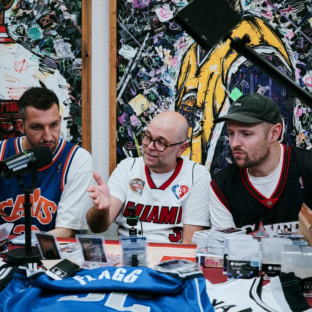 Ex-Bulls-Profi Paul Zipser im Topps-Basketball-Sammelfieber.